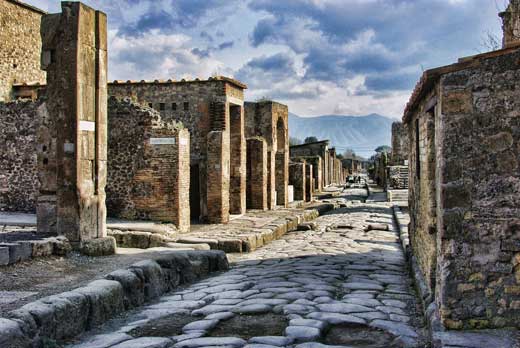 Guided tour to Pompeii and Herculaneum